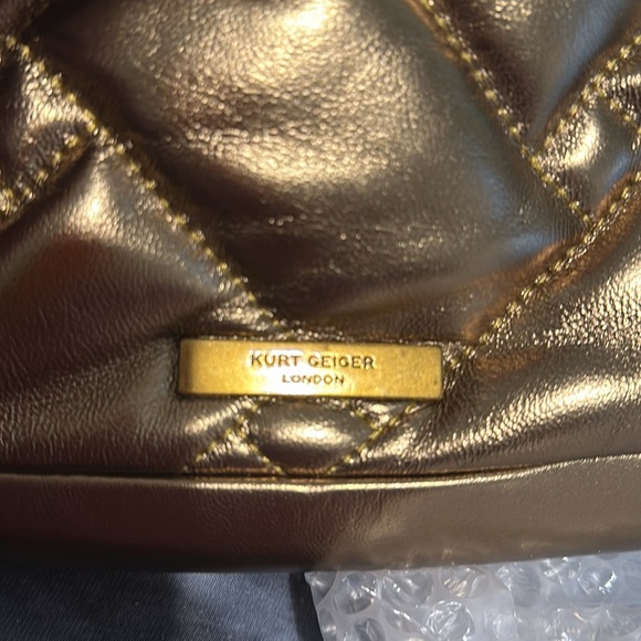 Kurt Geiger Kensington Gold, Quilted Leather Hobo with Oversized Chain Strap ✨ - Picture 6 of 13